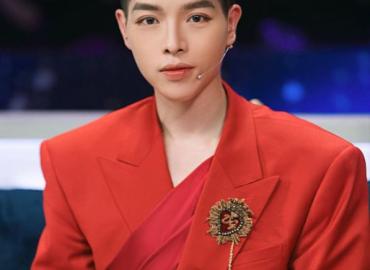 Đức Phúc Và Sự Thay Đổi Choáng Ngợp Khi Diện Vest